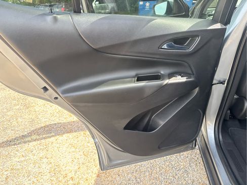 Used 2023 Chevrolet Equinox LT w/ Driver Convenience Package image 29