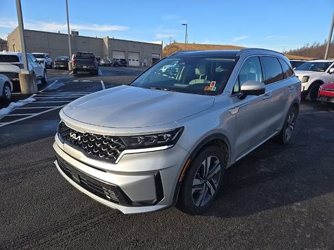 Used 2023 Kia Sorento SX Prestige image 3