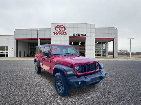 Used 2025 Jeep Wrangler Unlimited Sport AWD/4WD image 1