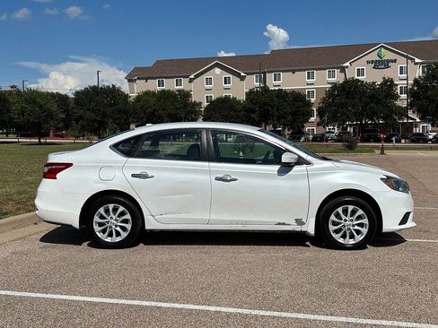 Used 2018 Nissan Sentra SV FWD image 5