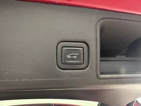 Used 2024 GMC Terrain SLT w/ Elevation Edition AWD/4WD image 15