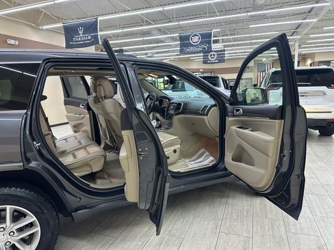 Used 2018 Jeep Grand Cherokee Overland image 11