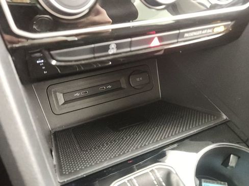 Used 2022 Volkswagen Atlas SEL Premium image 20