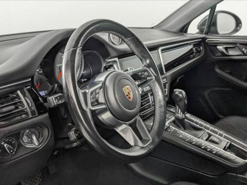 Used 2019 Porsche Macan AWD/4WD image 24