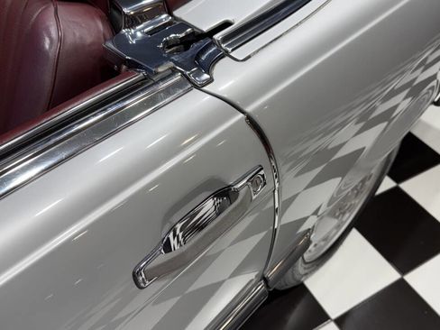 Used 1988 Mercedes-Benz 560 SL image 42