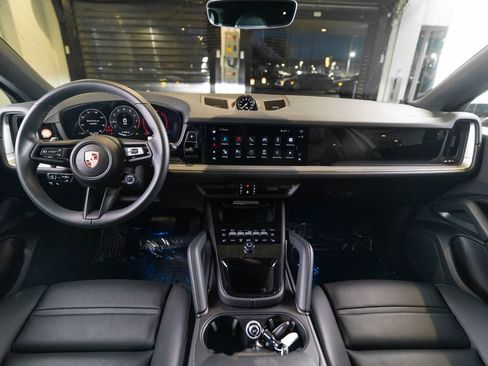 Certified 2025 Porsche Cayenne Coupe AWD/4WD image 15