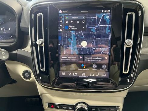 Used 2026 Volvo XC40 B5 Ultra w/ Protection Package Premier image 21