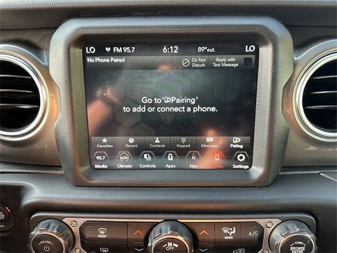 Used 2023 Jeep Gladiator Overland image 28