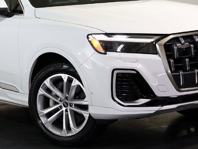 Used 2025 Audi Q7 3.0T Premium Plus w/ Premium Plus Package AWD/4WD image 8