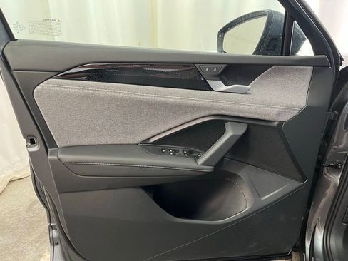 New 2026 Volkswagen Tiguan S FWD image 9