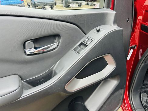 Used 2022 Nissan Frontier SV image 11