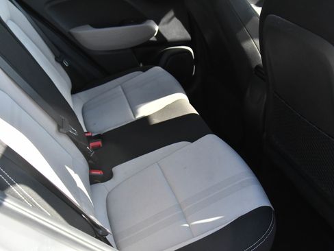 Used 2023 Hyundai Venue SEL w/ Cargo Package image 36