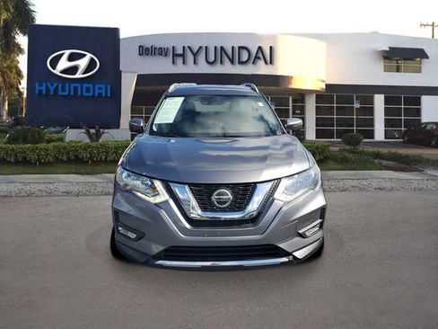 Used 2019 Nissan Rogue SL FWD image 2