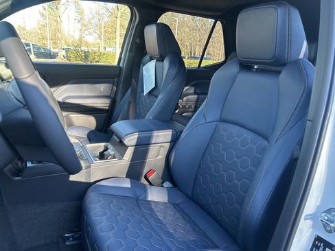 New 2026 Toyota 4Runner Platinum image 4