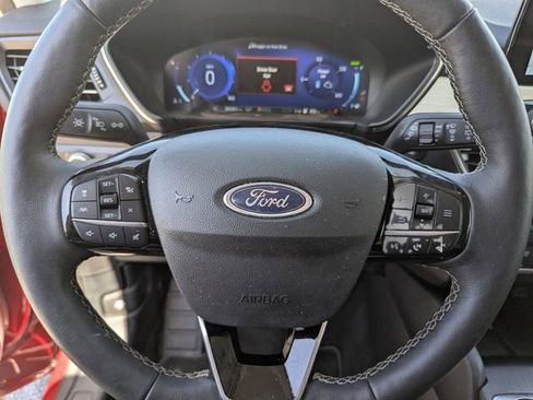 Used 2022 Ford Escape Titanium w/ Titanium Premium Package FWD image 40