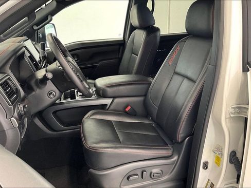 Used 2024 Nissan Titan PRO-4X w/ Pro-4x Convenience Package AWD/4WD image 7