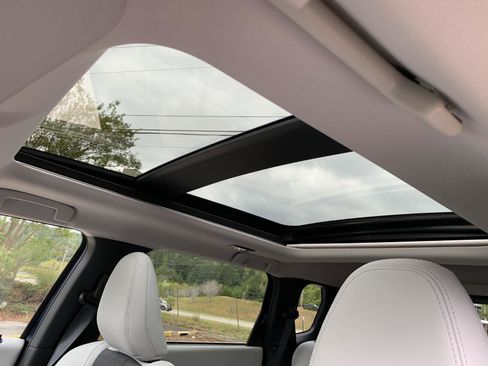 New 2025 Mitsubishi Outlander SE image 19