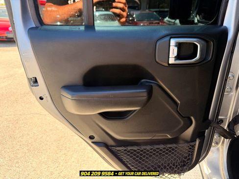 Used 2018 Jeep Wrangler Unlimited Sport S AWD/4WD image 25