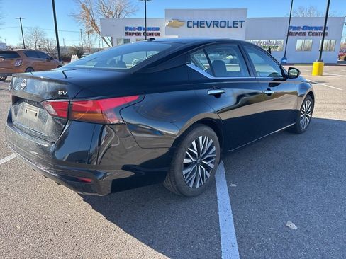 Used 2024 Nissan Altima 2.5 SV image 5