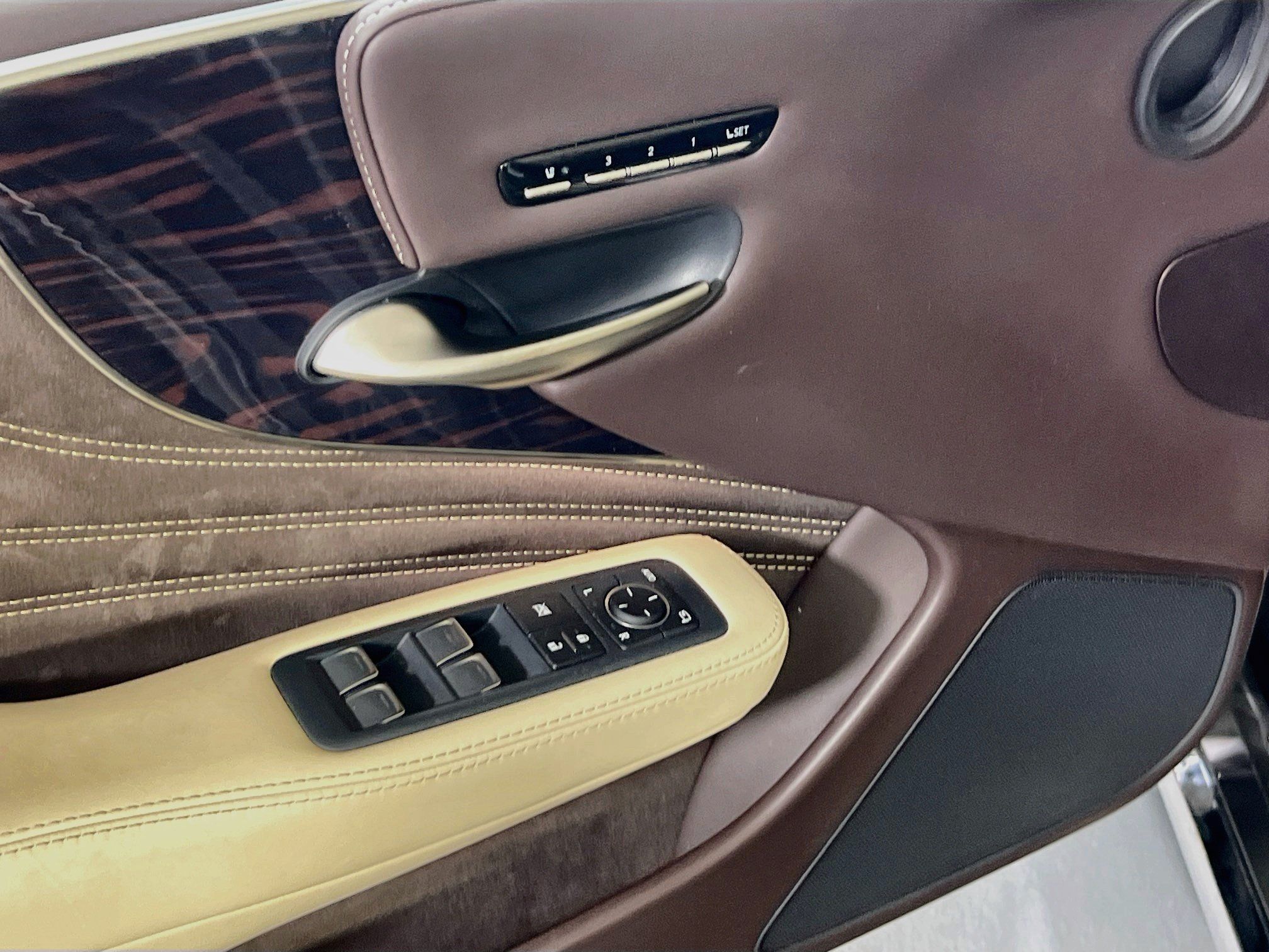 Used 2020 Lexus LS 500 AWD w/ Interior Upgrade Package image 17