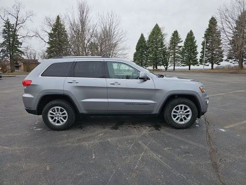 Used 2019 Jeep Grand Cherokee Laredo image 7