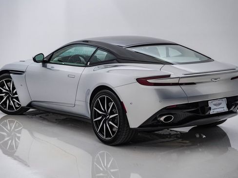Used 2017 Aston Martin DB11 V12 RWD image 10