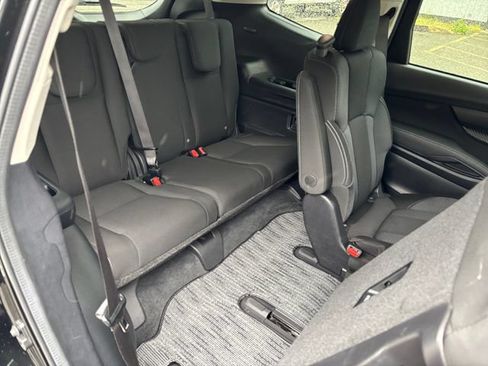 Certified 2025 Subaru Ascent Premium AWD/4WD image 18