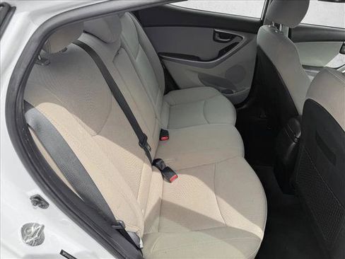 Used 2016 Hyundai Elantra SE w/ Option Group 02 FWD image 18