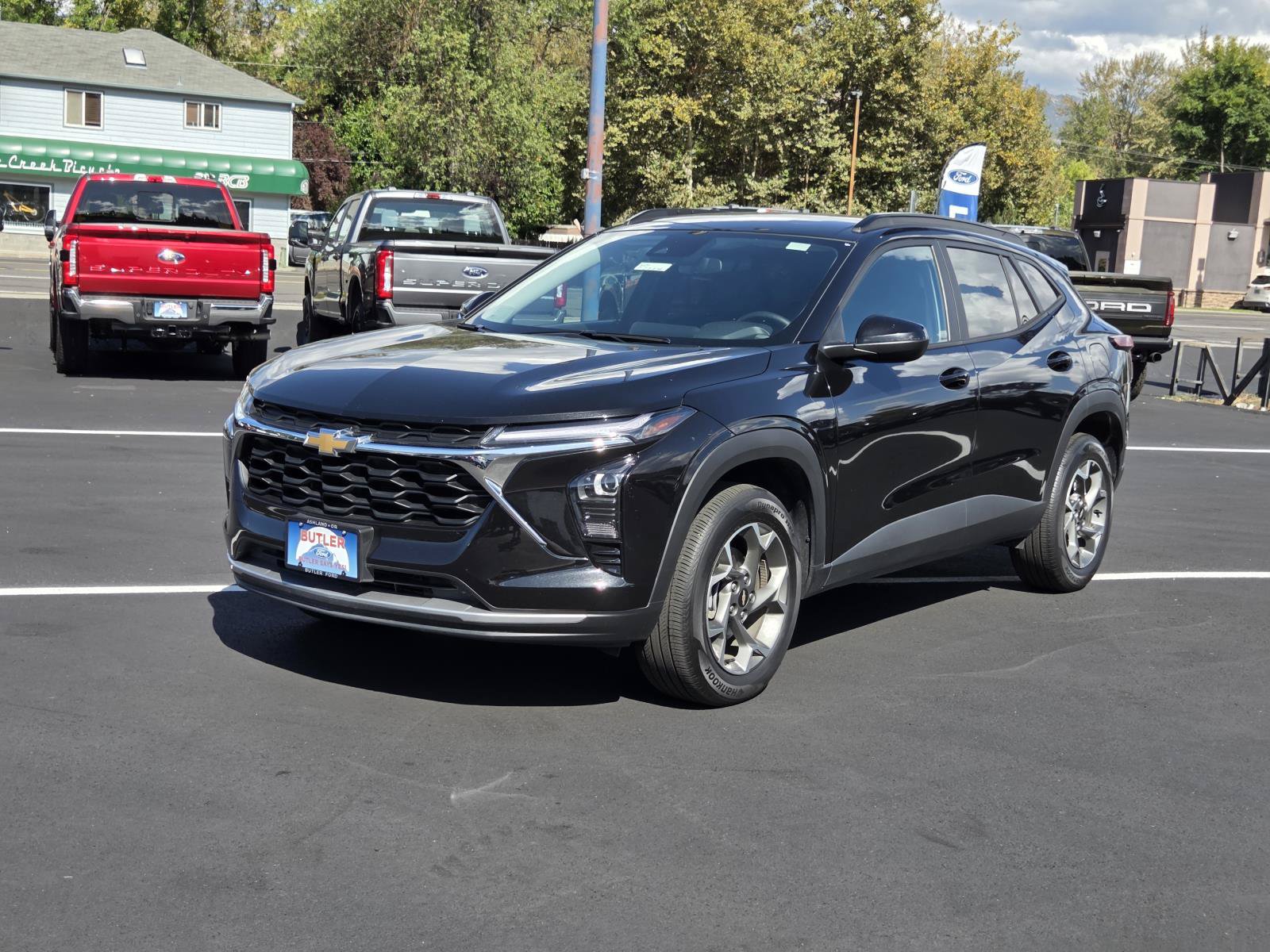Used 2025 Chevrolet Trax LT w/ LT Convenience Package FWD image 1