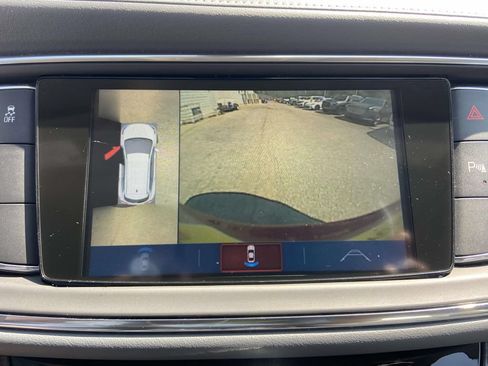 Used 2019 Buick Enclave Essence FWD image 24