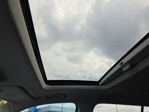 Used 2020 Chevrolet Traverse LT w/ LT Premium Package image 29