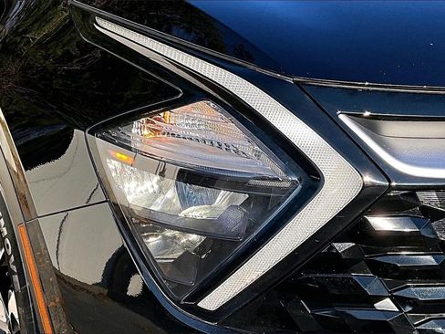 Used 2023 Kia Sportage EX image 28
