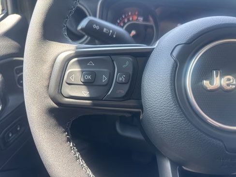 New 2025 Jeep Gladiator Rubicon image 24