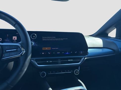 Used 2024 Chevrolet Equinox EV LT image 15