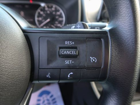 Used 2024 Nissan Rogue S FWD image 21