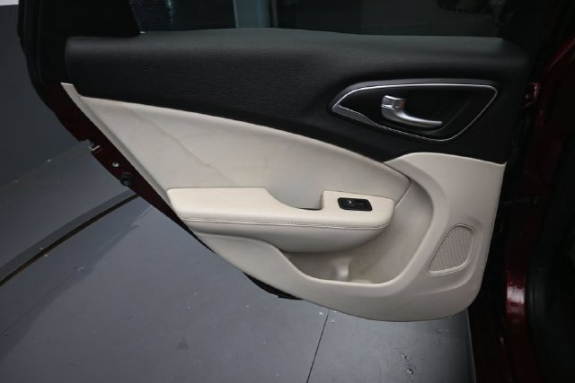 Used 2016 Chrysler 200 Limited w/ Convenience Group FWD image 21
