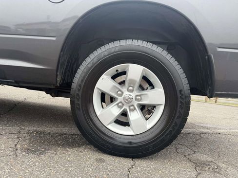 Used 2019 RAM 1500 Classic SLT w/ Luxury Group image 11