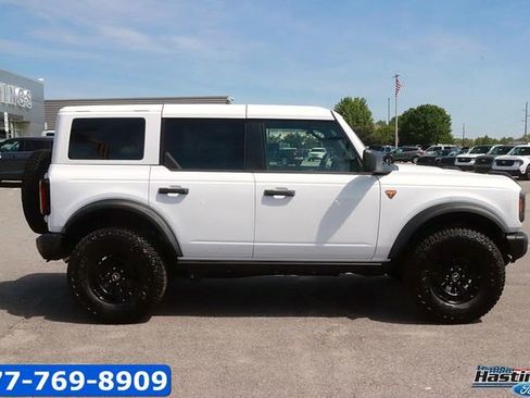 New 2026 Ford Bronco Badlands AWD/4WD image 4