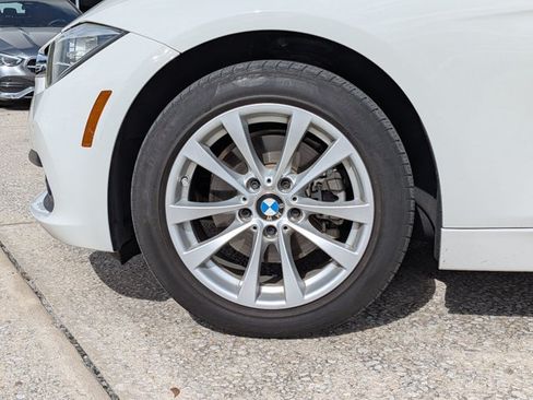 Used 2017 BMW 320i Sedan RWD image 19