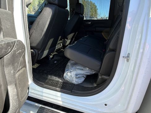 Used 2023 GMC Sierra 3500 Pro w/ Convenience Package image 24