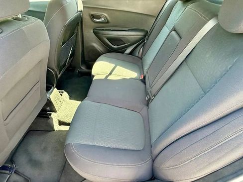 Used 2019 Chevrolet Trax LS FWD image 12