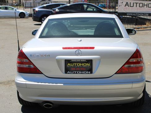Used 2004 Mercedes-Benz SLK 320 image 30