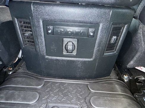 Used 2017 RAM 1500 Laramie w/ Convenience Group image 30