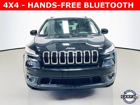 Used 2017 Jeep Cherokee Latitude w/ Comfort & Sound Group image 2