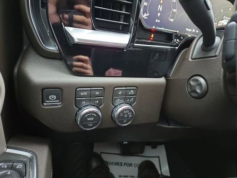 New 2026 GMC Sierra 1500 SLT w/ SLT Convenience Package image 19