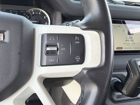 Used 2023 Land Rover Defender 110 SE image 9