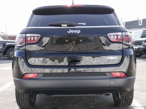 Used 2024 Jeep Compass Latitude image 5