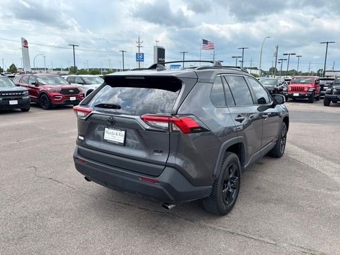 Used 2022 Toyota RAV4 XLE w/ Convenience Package AWD/4WD image 5