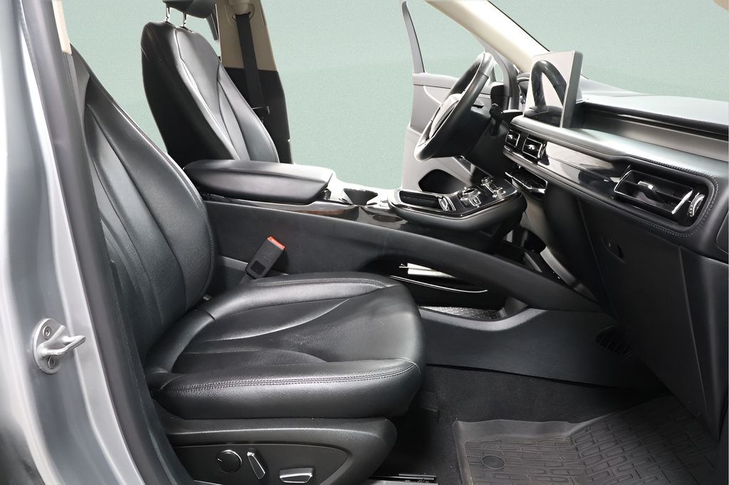 Used 2023 Lincoln Nautilus FWD w/ Premium Package image 32