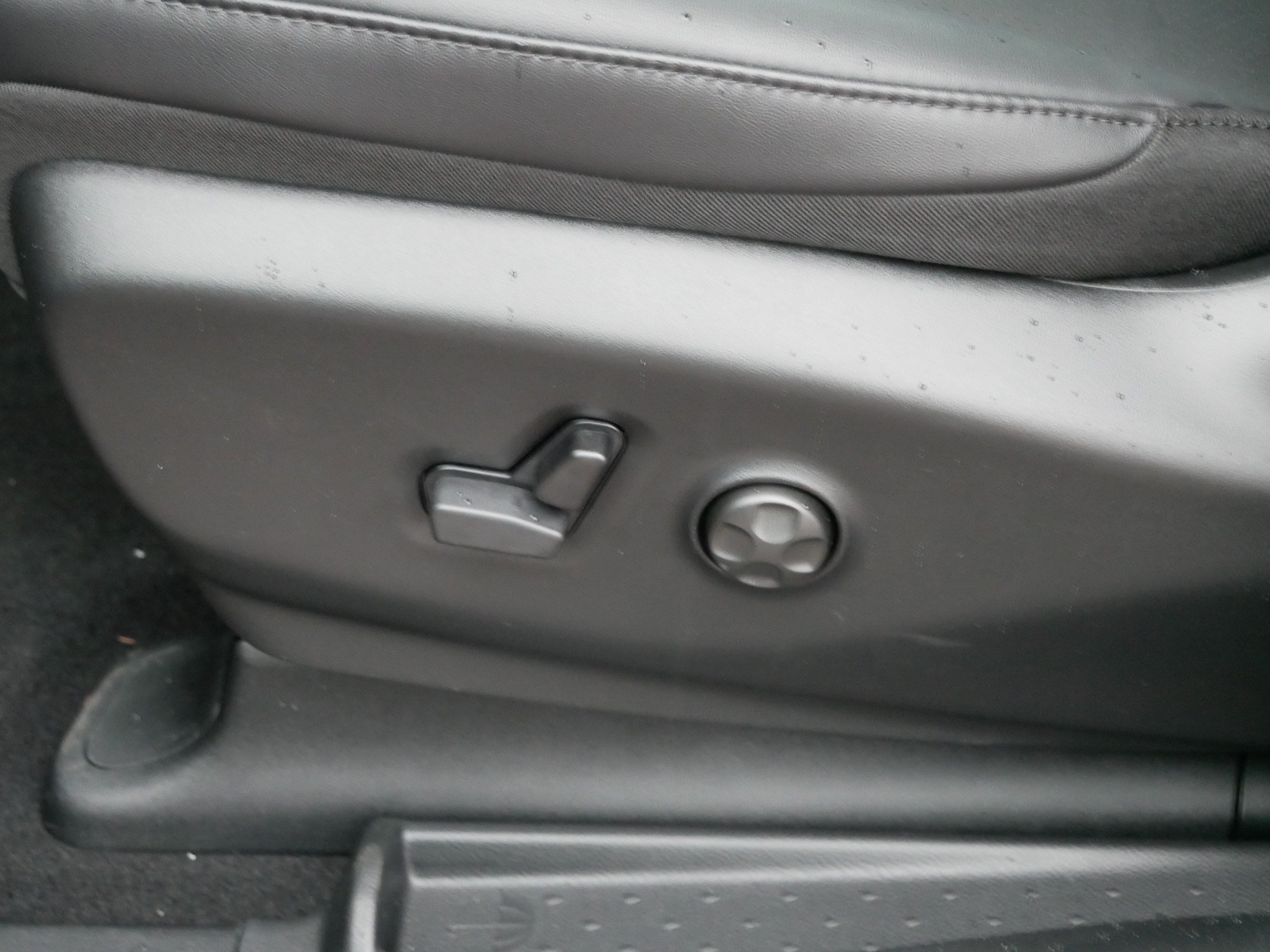 New 2026 Chrysler Pacifica Select AWD/4WD image 13